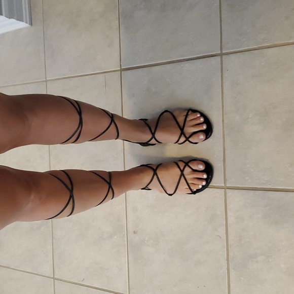 Aldo tie up sandals - Picture 5 of 5